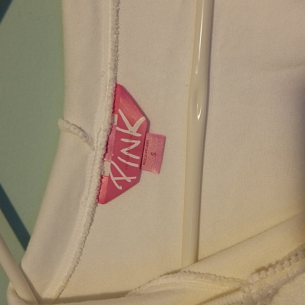 Like new white terry robe 🤍 - Picture 2 of 6